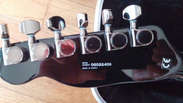 Fender Custom Telecaster - Tuning Pegs